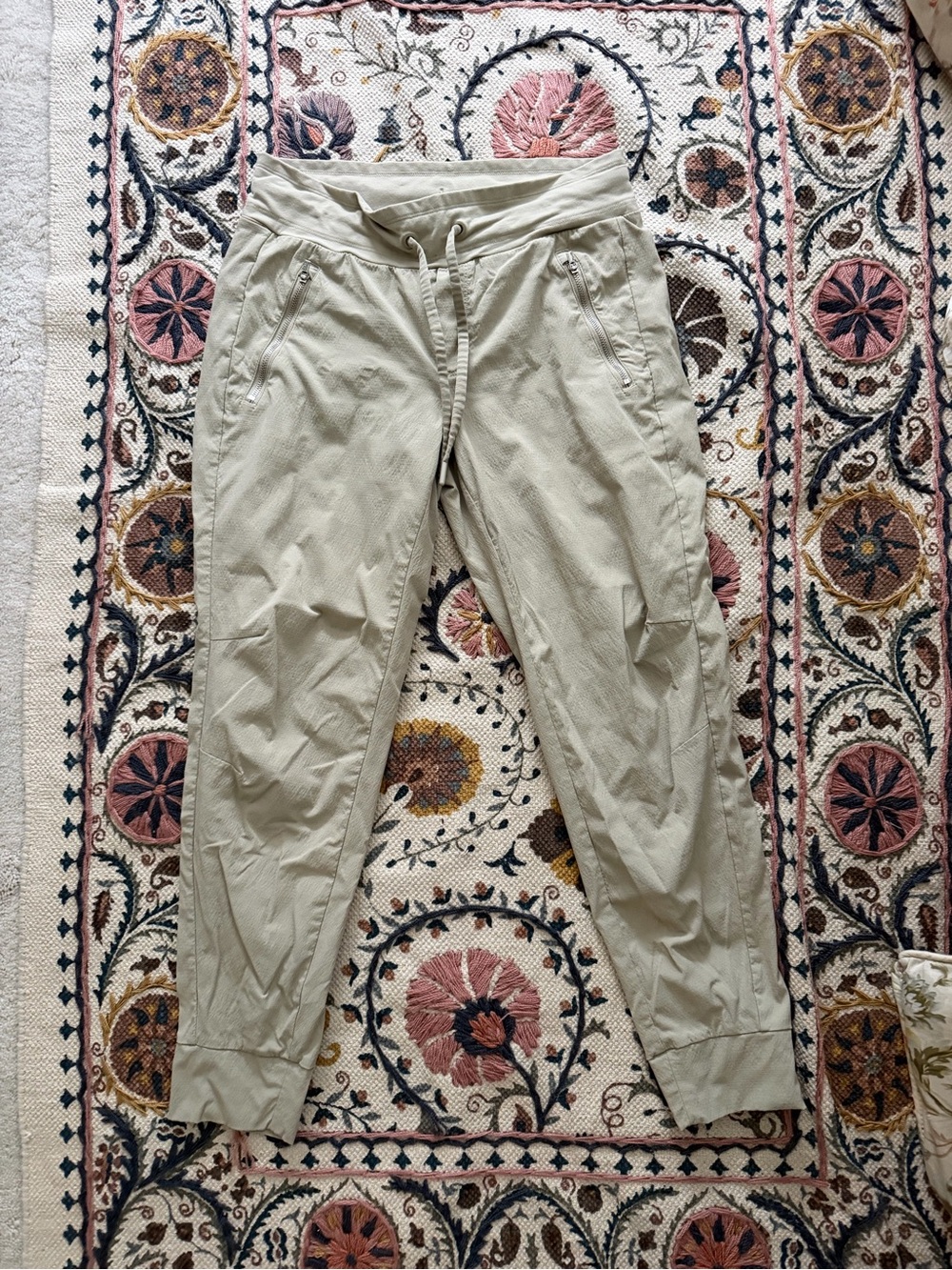 Athleta Drawstring Jogger Pants in Light Beige